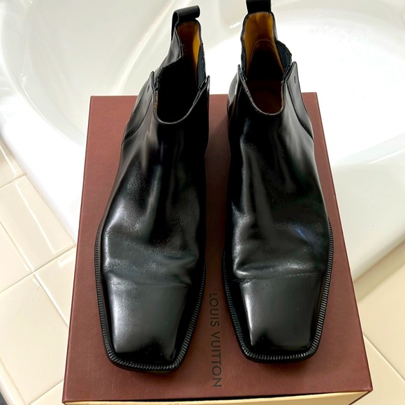 Louis Vuitton Chelsea Boot - Picture 1 of 6